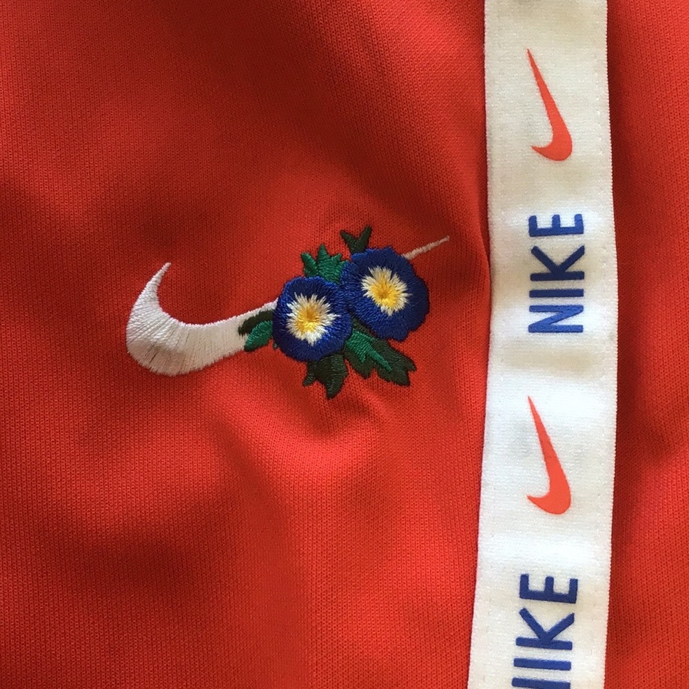SOLD!! 😁 Nike ultra femme tropical theme track pants! Size Large - Picture 10 of 14